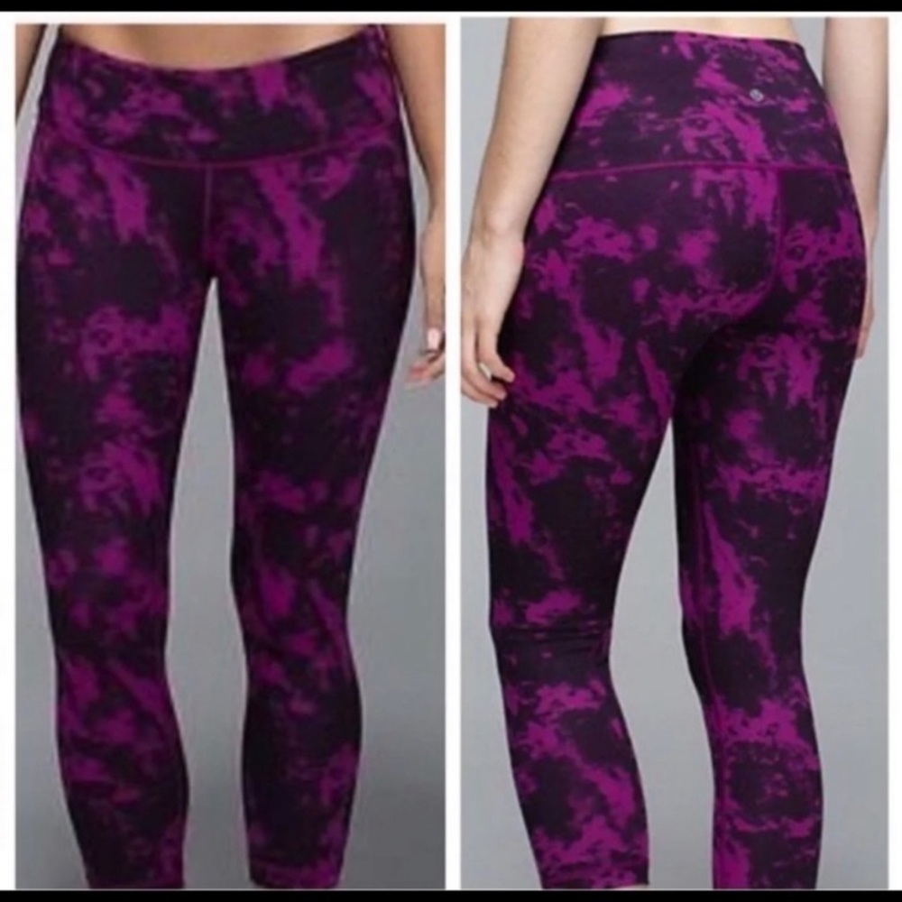Lululemon Magenta and Black Wonder Under Cropped Activewear Bottom 2.
